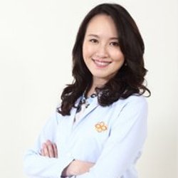 Dr. Duangkamol Maneerattanaporn Plastic Surgeon in Bangkok Thailand